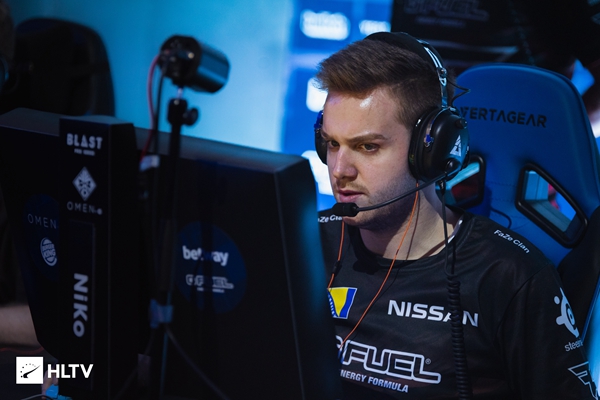 G2 Club 正忙：我们准备了 Uzi 和 Ming 加入 G2 的海报，人在哪里？