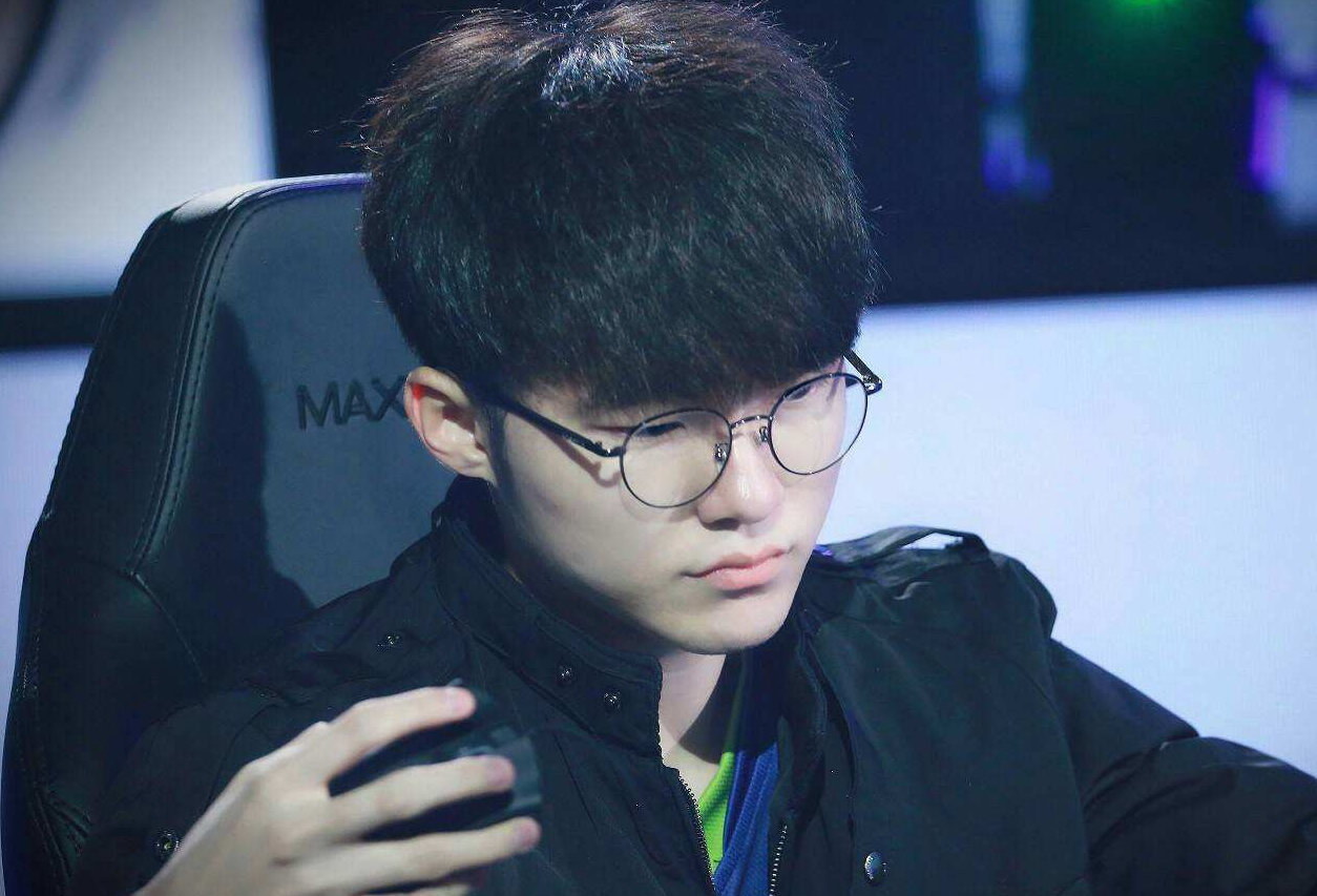 S赛都有假？一战队中单被曝操控比赛，拳头震怒将其封禁